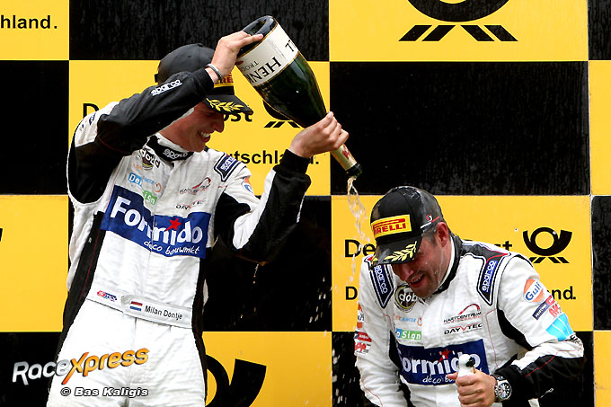 Milan Dontje en Ferdinand Kool vieren zege in Super Car Challenge